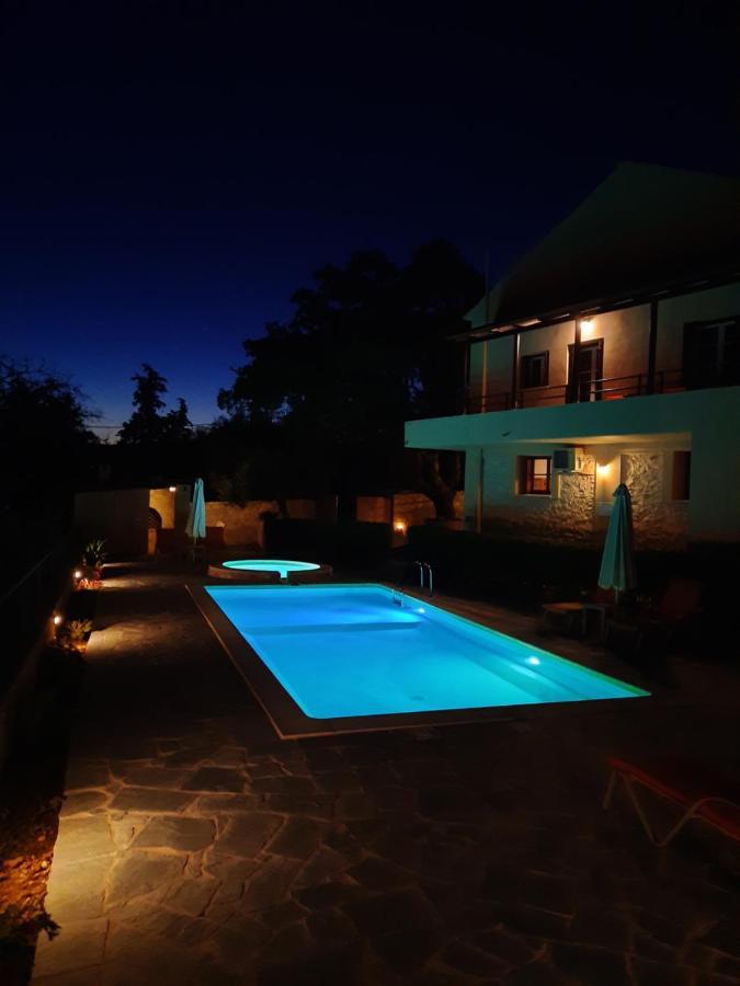 Villa Maragoudi Armenoi  Luaran gambar