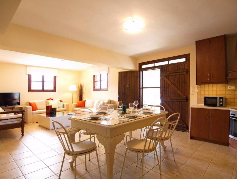 Villa Maragoudi Armenoi  Luaran gambar